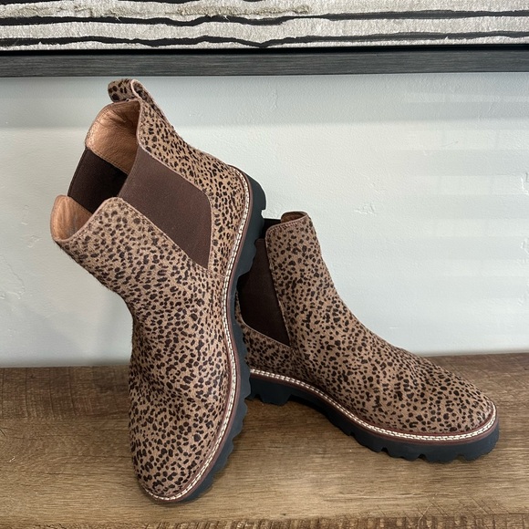 NWOT MADEWELL The Citywalk Lugsole Chelsea
Boot in Calf Size 8.5 - Picture 1 of 13